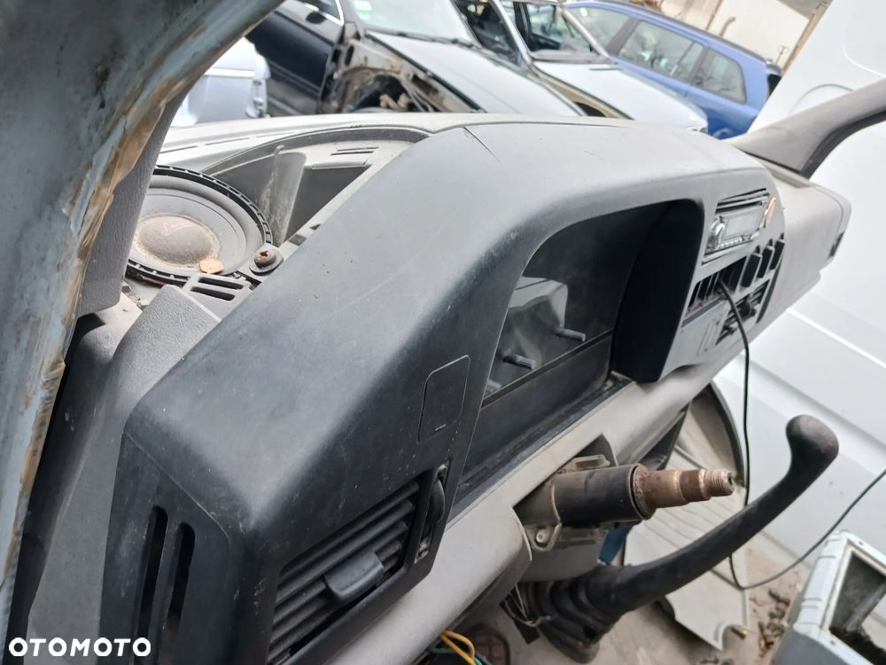 Volkswagen LT 28 35 45 Deska rodzielcza konsola kokpit osłona zegarów tunel środkowy kratki nawiewu - 5