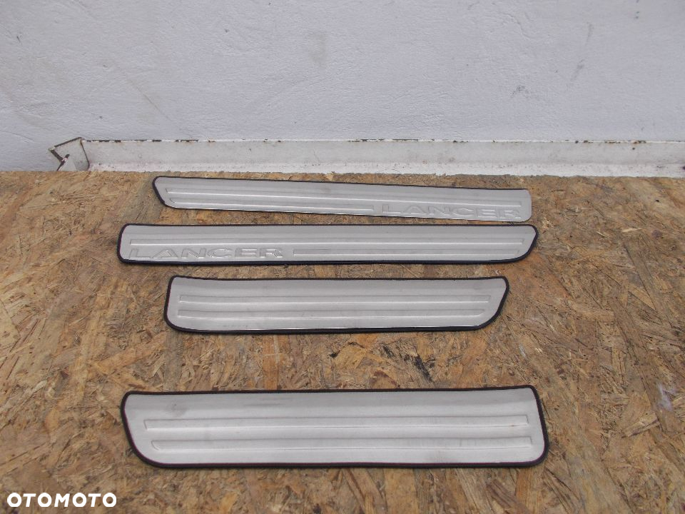 MITSUBISHI LANCER EVO X   LISTWA PLASTIK  OSŁONA NA PRÓG KOMPLET - 2
