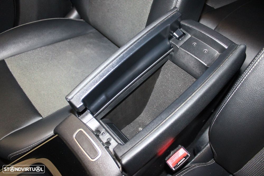 Mercedes-Benz CLA 180 d Shooting Brake Style Aut. — fotografia 38