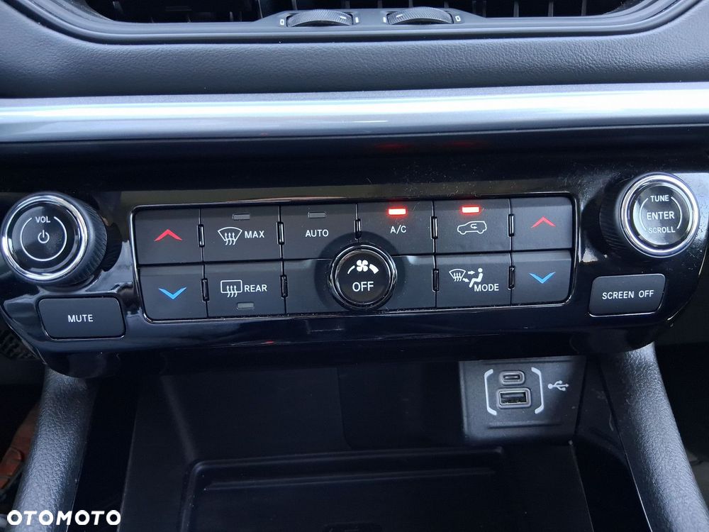 Jeep Compass - 22
