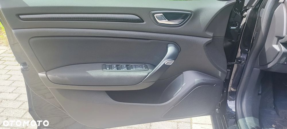 Renault Megane ENERGY TCe 130 EXPERIENCE - 28