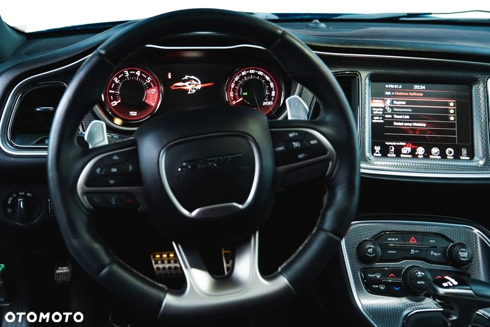 Dodge Challenger 6.2 Hellcat - 8