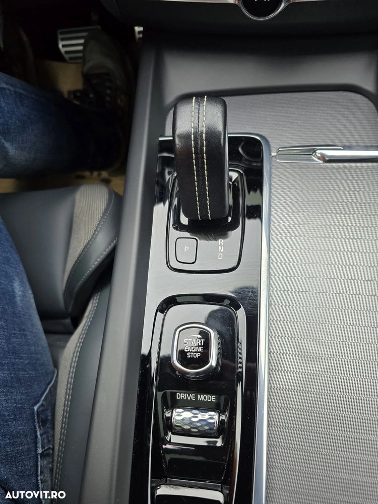 Volvo XC 60 Recharge T6 Twin Engine eAWD R-Design Expression - 24