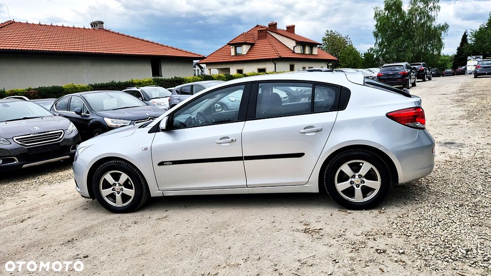 Chevrolet Cruze 1.6 - 21