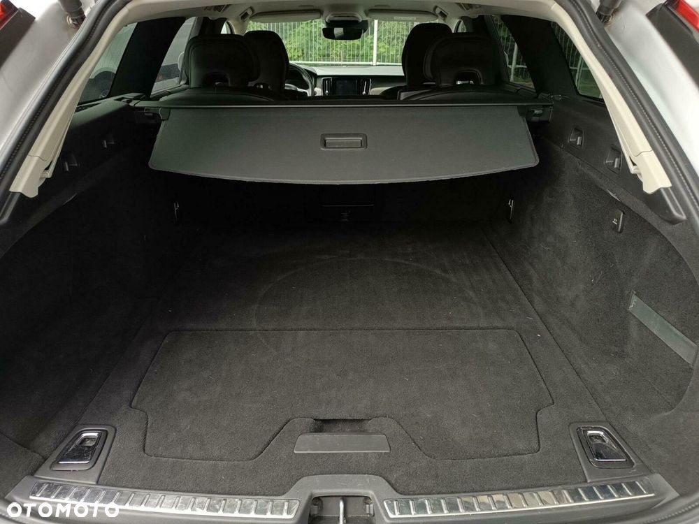 Volvo V90 Cross Country B5 D AWD Pro - 22