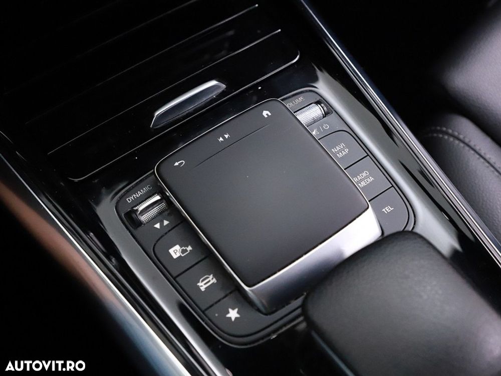 Mercedes-Benz GLA - 10
