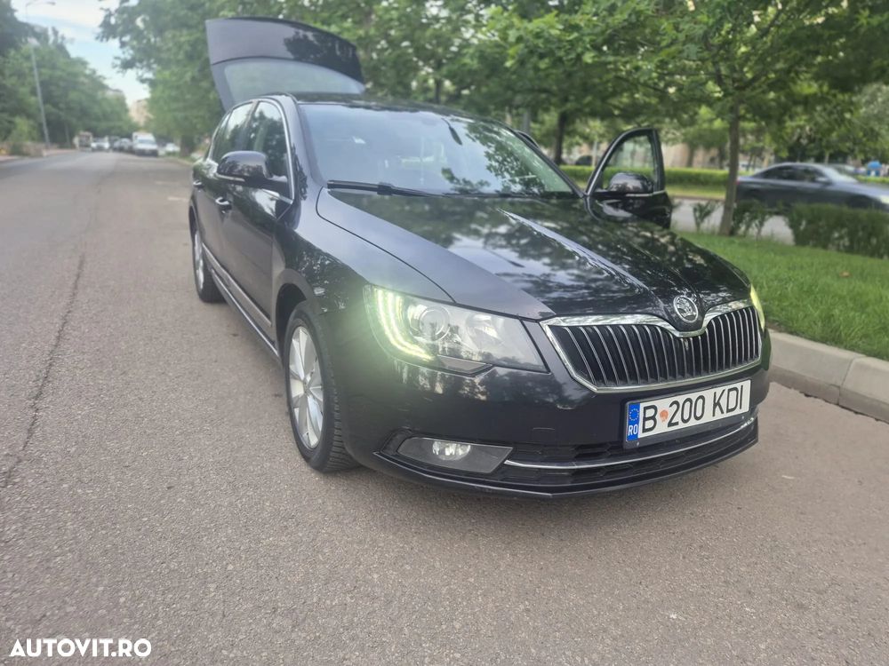 Skoda Superb 2.0 TDI Elegance DSG - 11