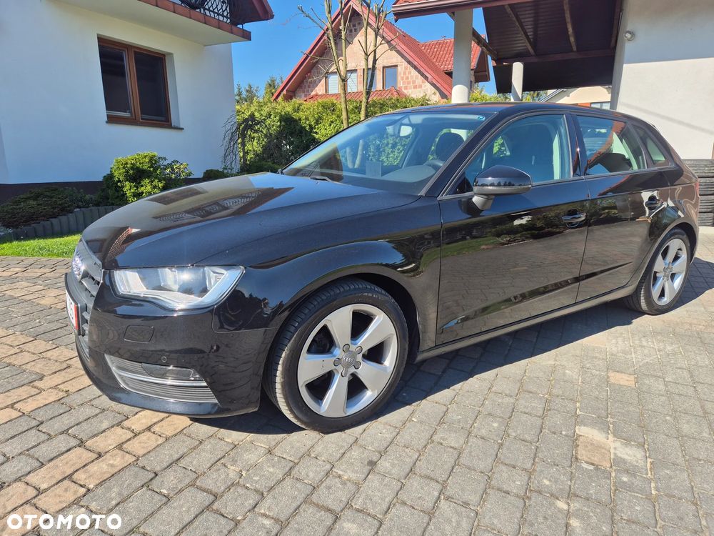 Audi A3 Sportback 1.4 TFSI Attraction - 4