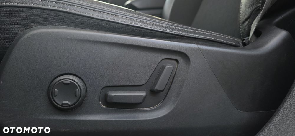 Volvo XC 40 - 18