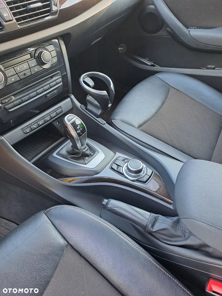 BMW X1 xDrive18d xLine - 11