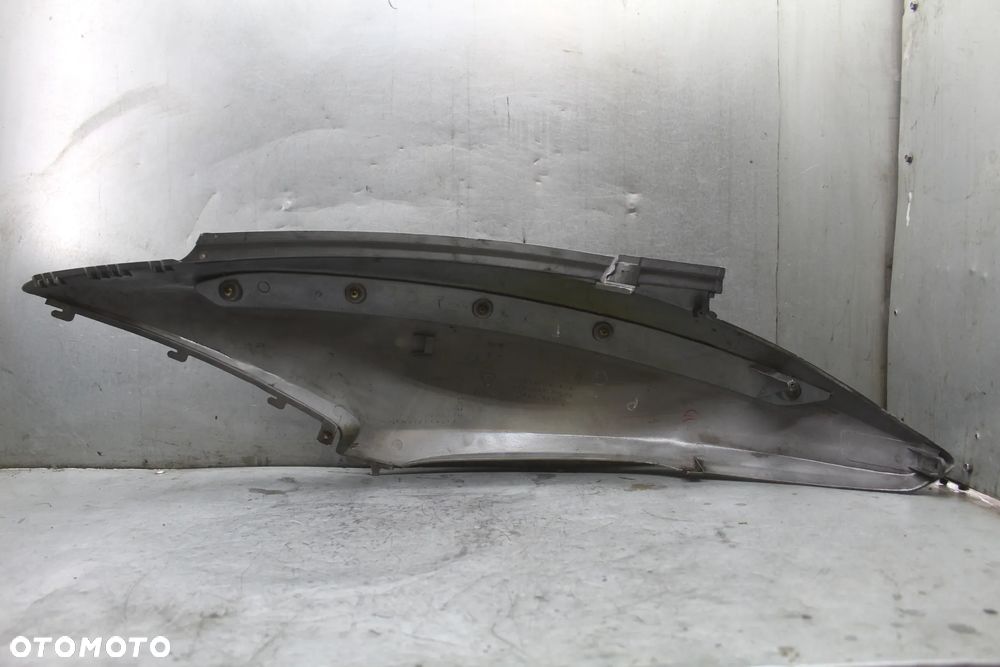 Sym GTS 125 Bok boczek osłona owiewka prawa - 3