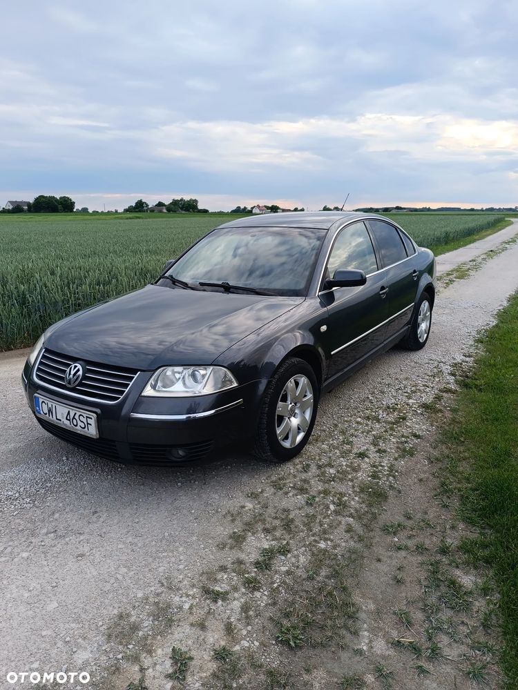 Volkswagen Passat 1.9 TDI Highline - 2