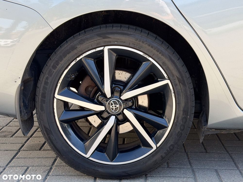 Toyota Auris Hybrid 135 Selection - 24