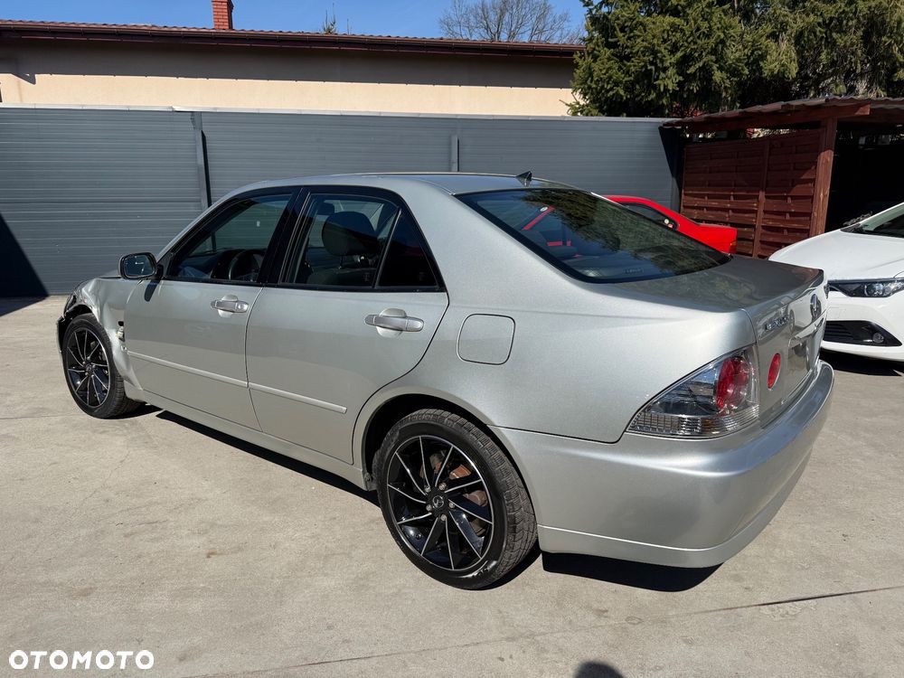 Lexus IS 200 Elegance - 11