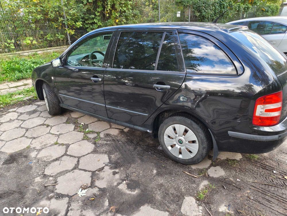 Skoda Fabia 2006 photo 4