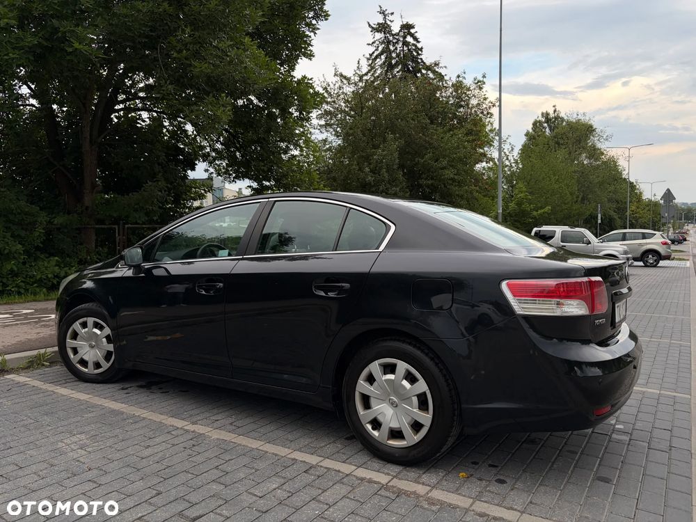 Toyota Avensis 1.6 Luna - 4