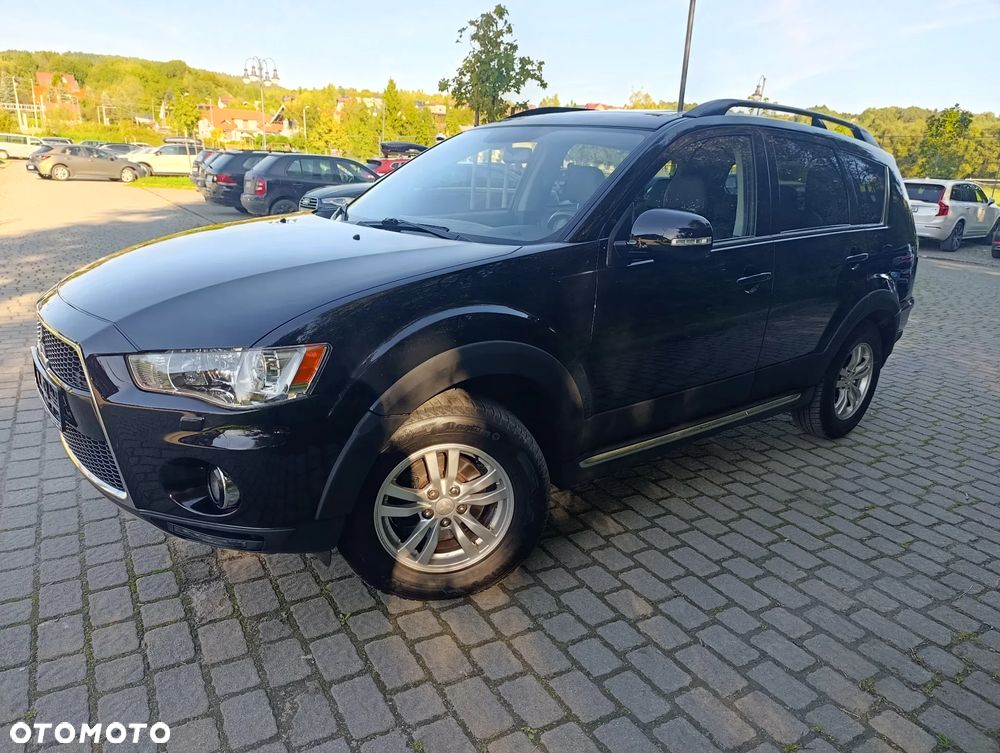 Mitsubishi Outlander 2.2 DI-D 4WD Automatik Invite - 2