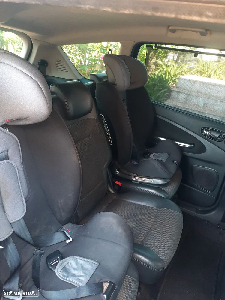 Ford S-Max 1.8 TDCi Titanium 7L - 9