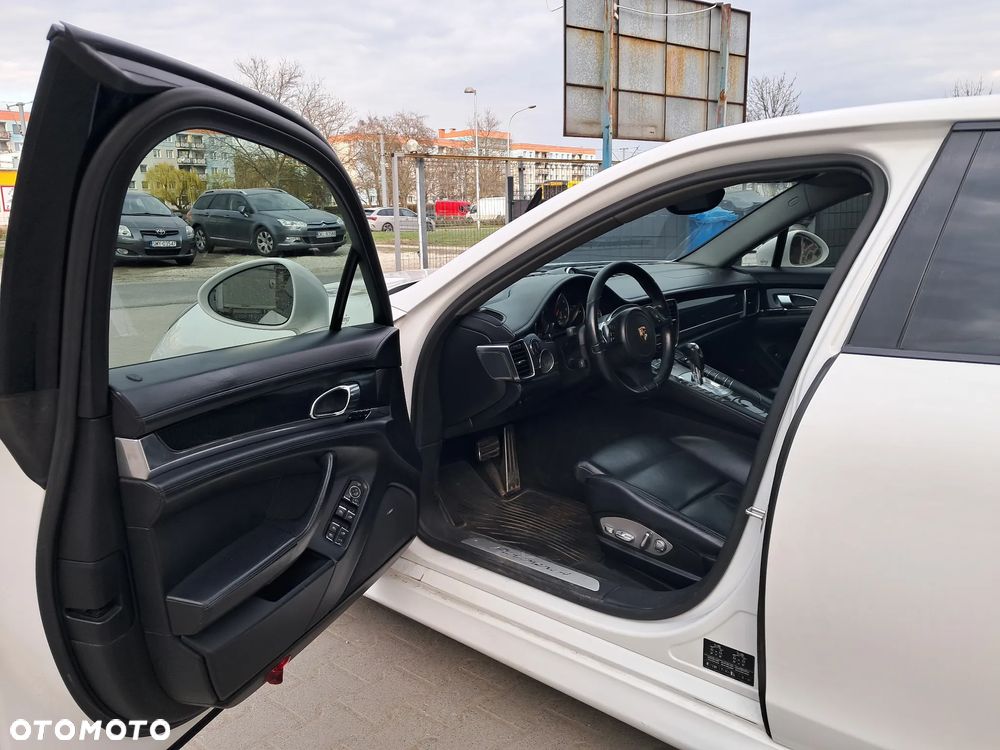 Porsche Panamera 4 PDK - 9