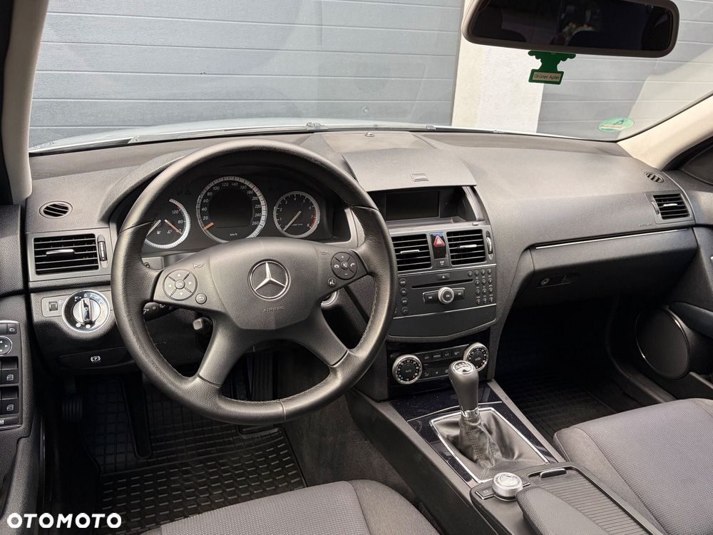 Mercedes-Benz Klasa C - 32
