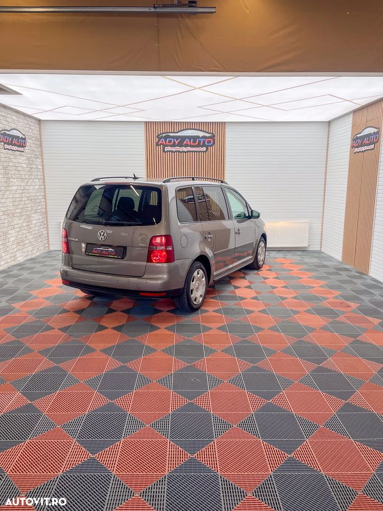 Volkswagen Touran 1.9 TDI DPF Conceptline BlueMotion - 7