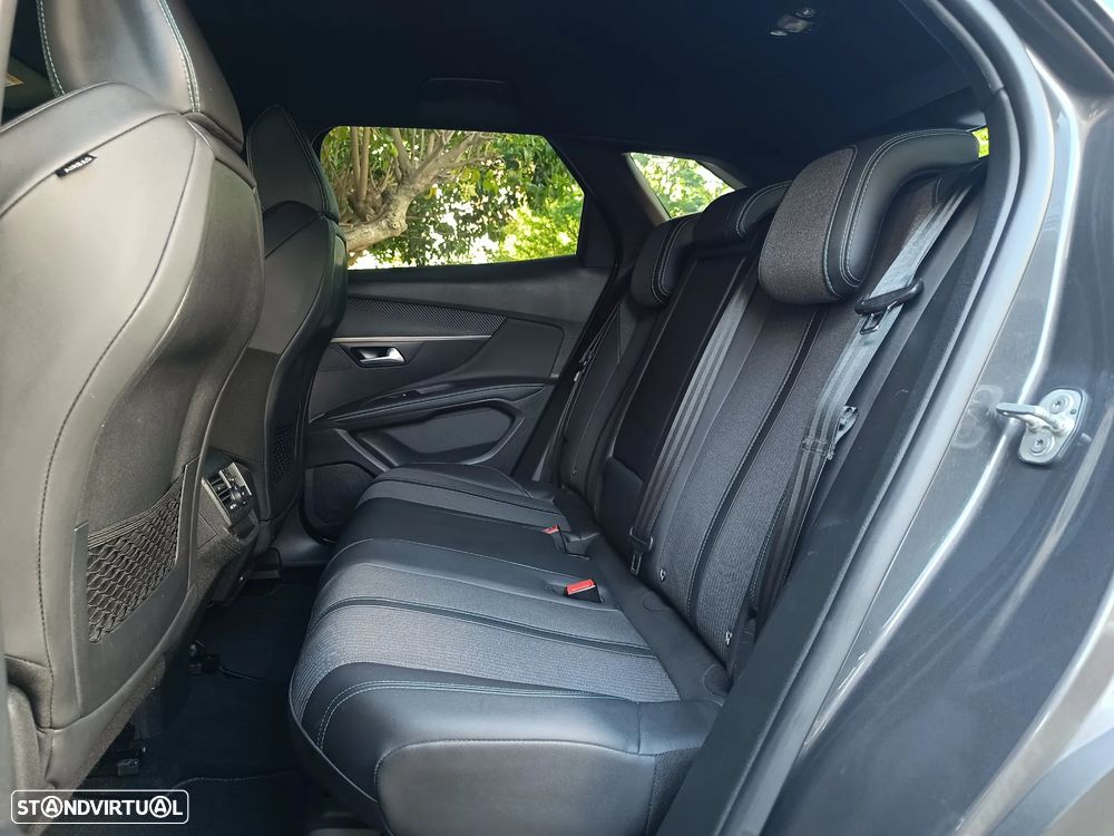 Peugeot 3008 1.2 Hybrid Allure e-DCS6 - 18