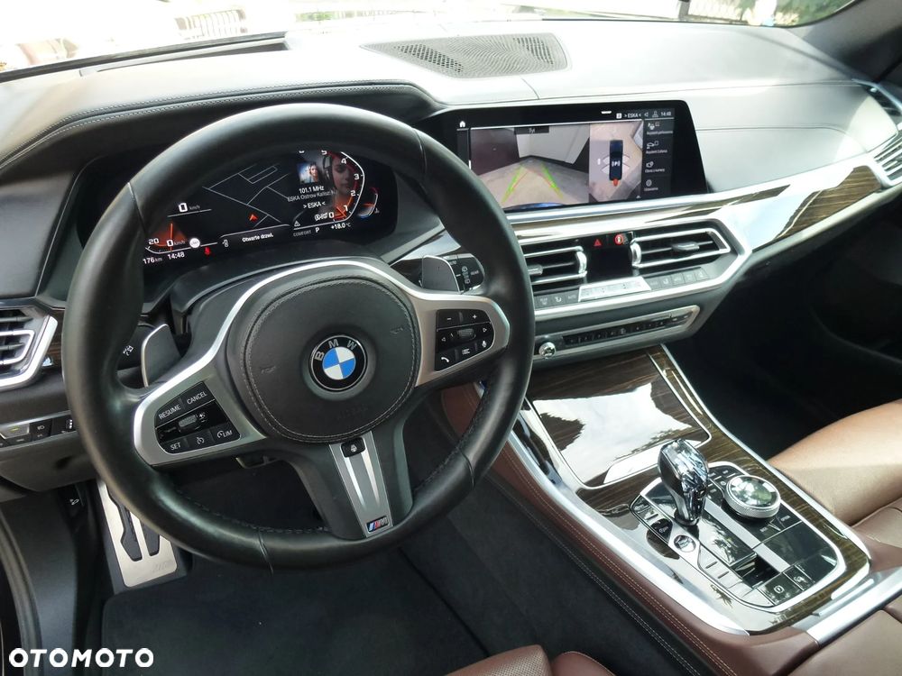 BMW X5 M M50i - 12