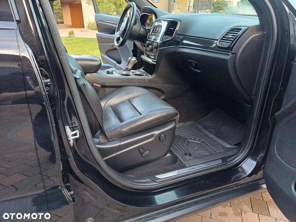 Jeep Grand Cherokee - 21