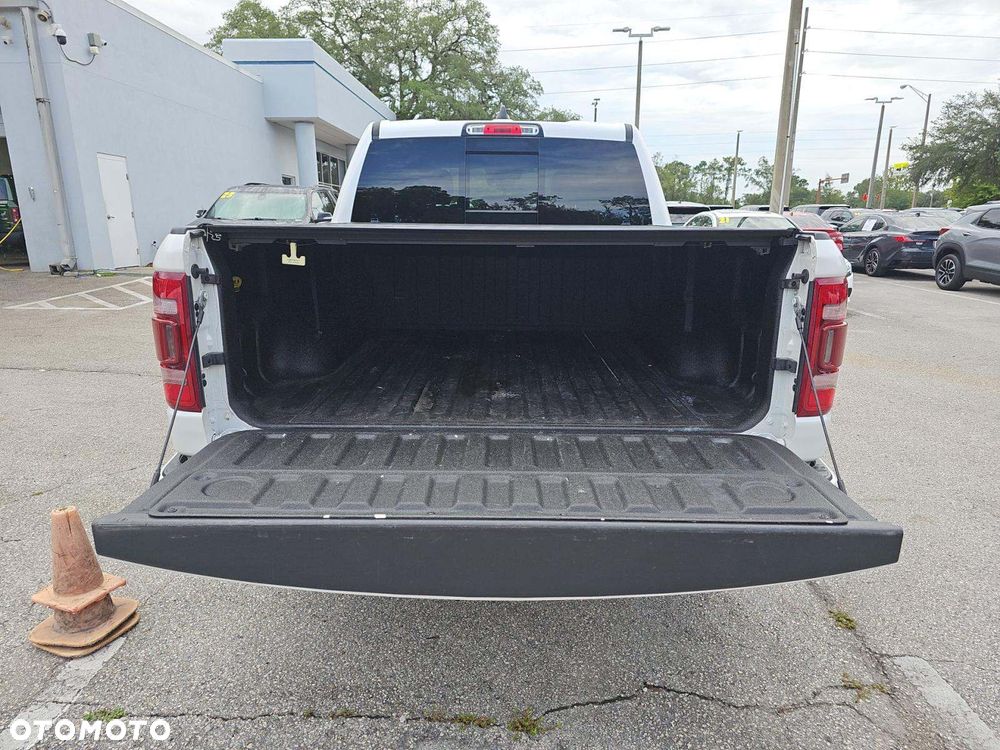 RAM 1500 5.7 Crew Cab Limited - 10