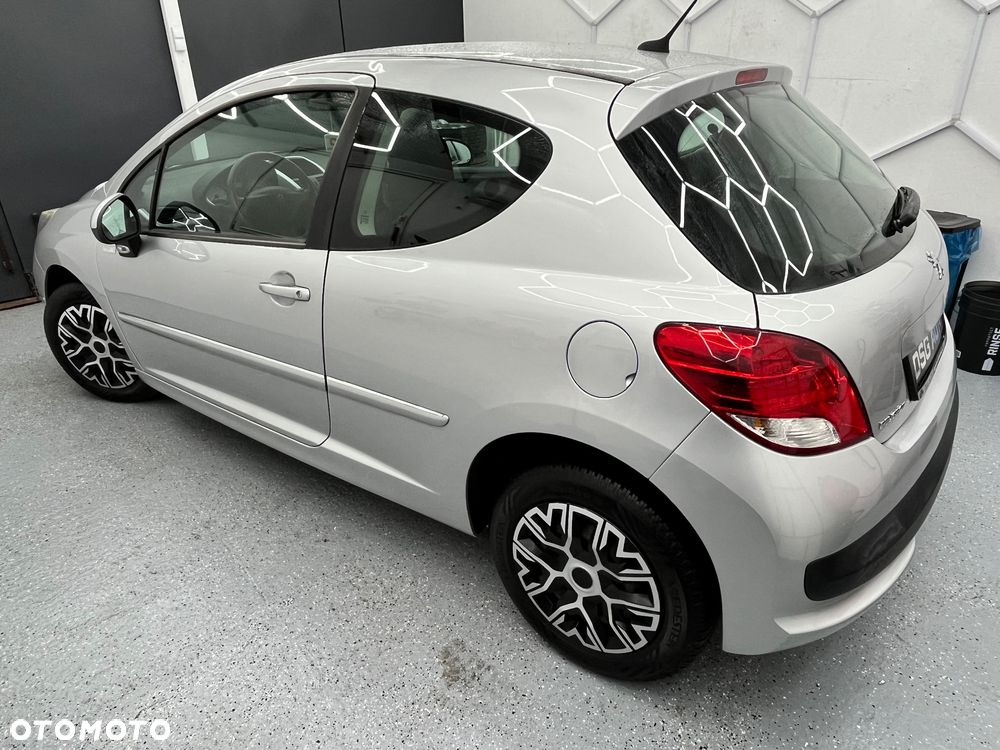 Peugeot 207 - 14