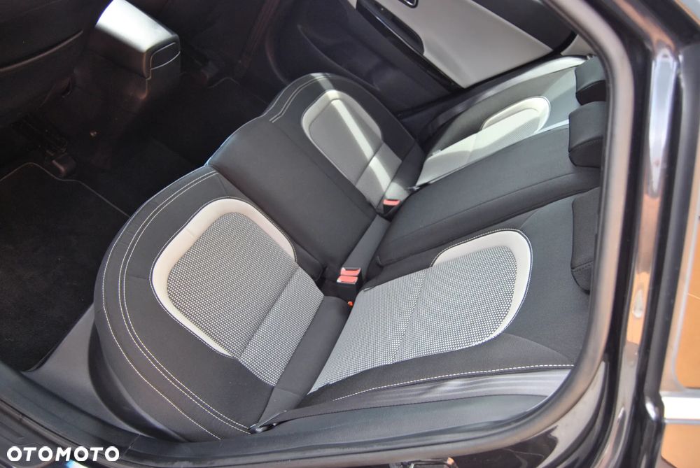 Kia Ceed 1.6 GDI Platinum Edition - 29