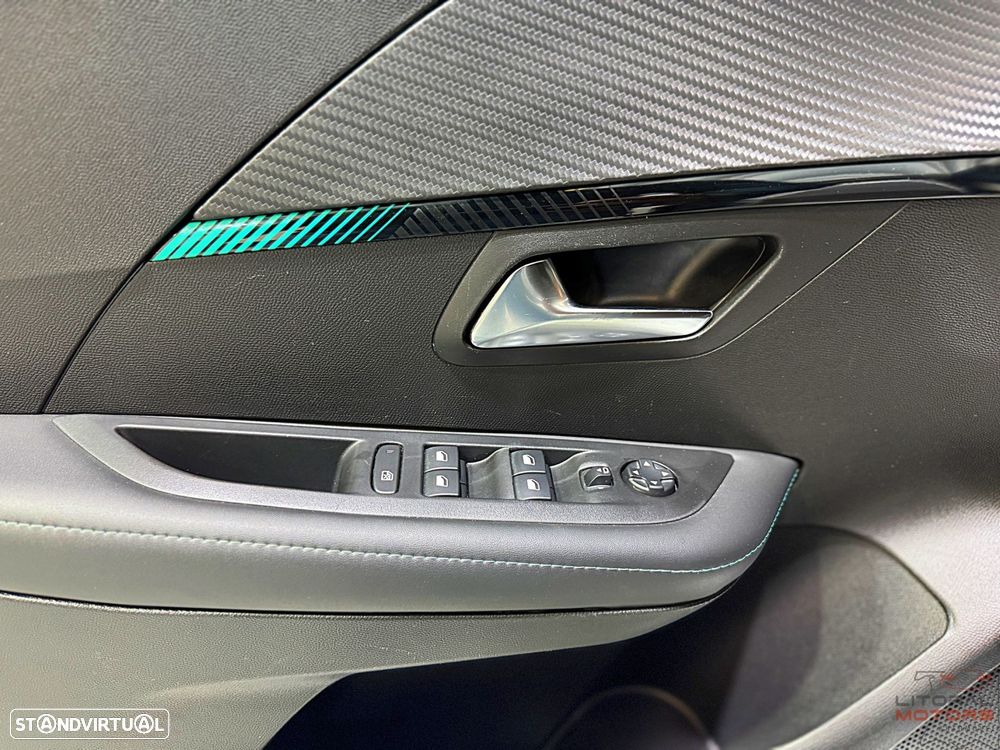 Peugeot 208 1.2 PureTech Allure - 17