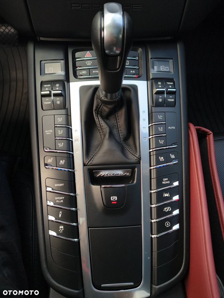 Porsche Macan Turbo - 17