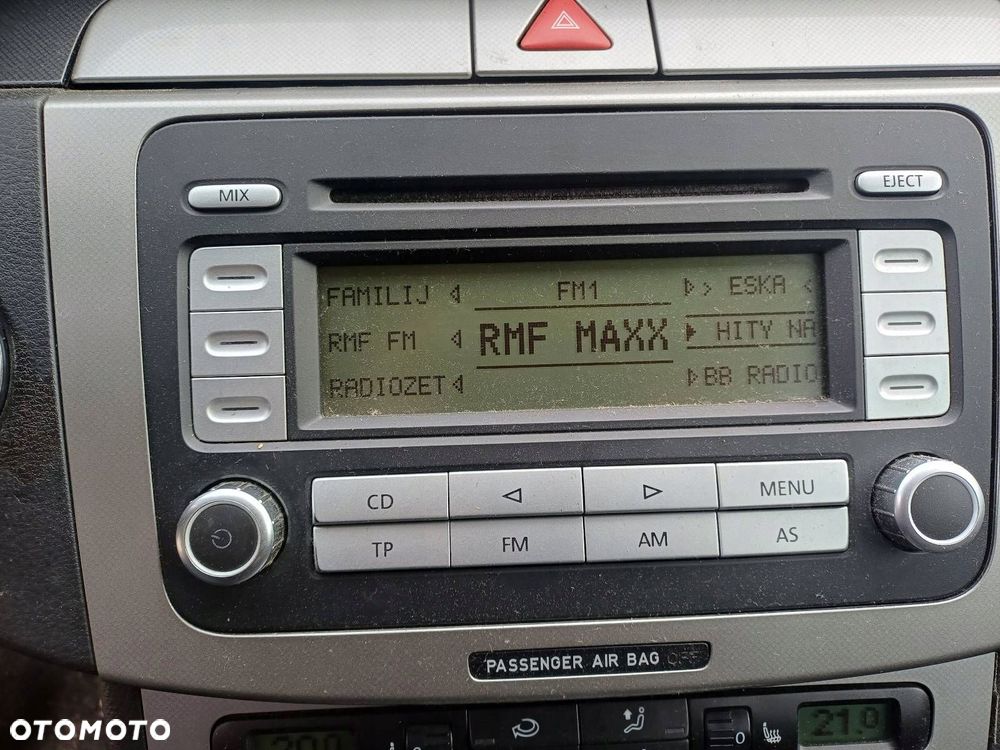 RADIO ODTWARZACZ  VOLKSWAGEN PASSAT B6 1K0035186T - 1