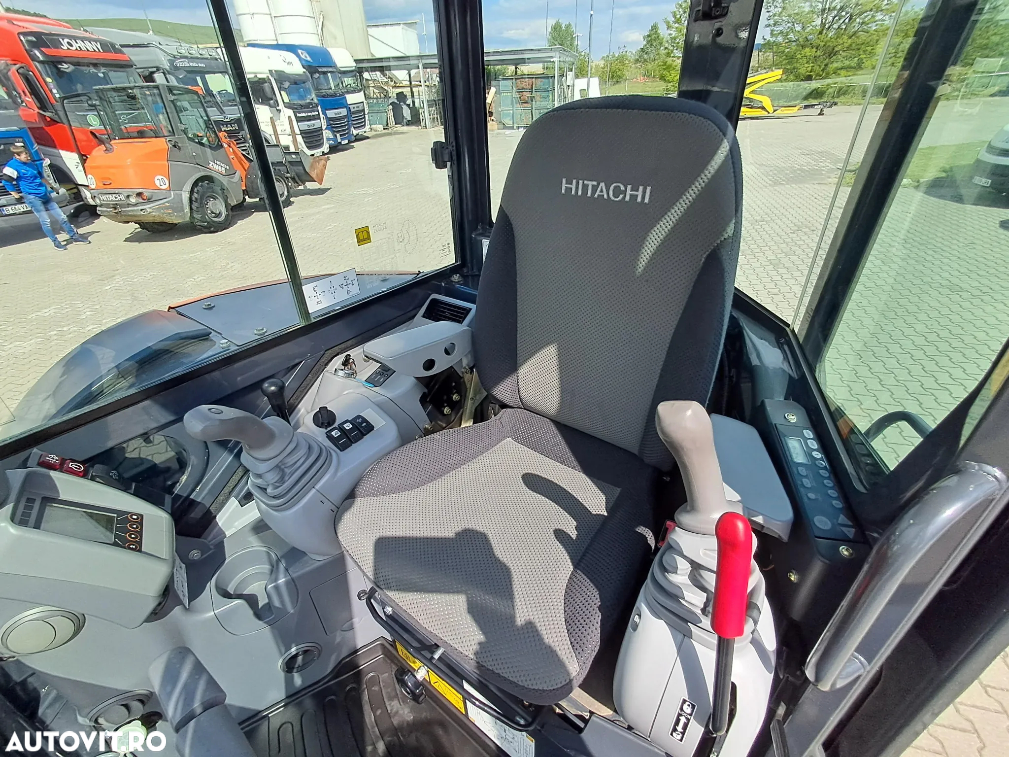 Hitachi ZX48U-6 ZAXIS 48U DOUA CUPE SI LAMA TIP BULDOZER - 25