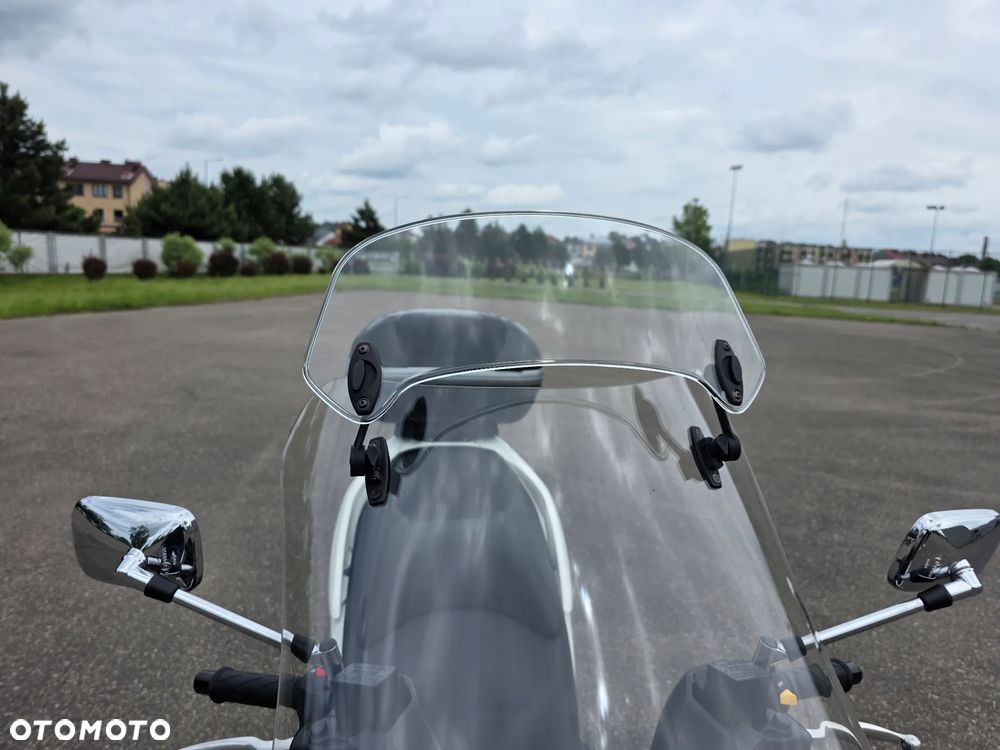 Suzuki Burgman - 11