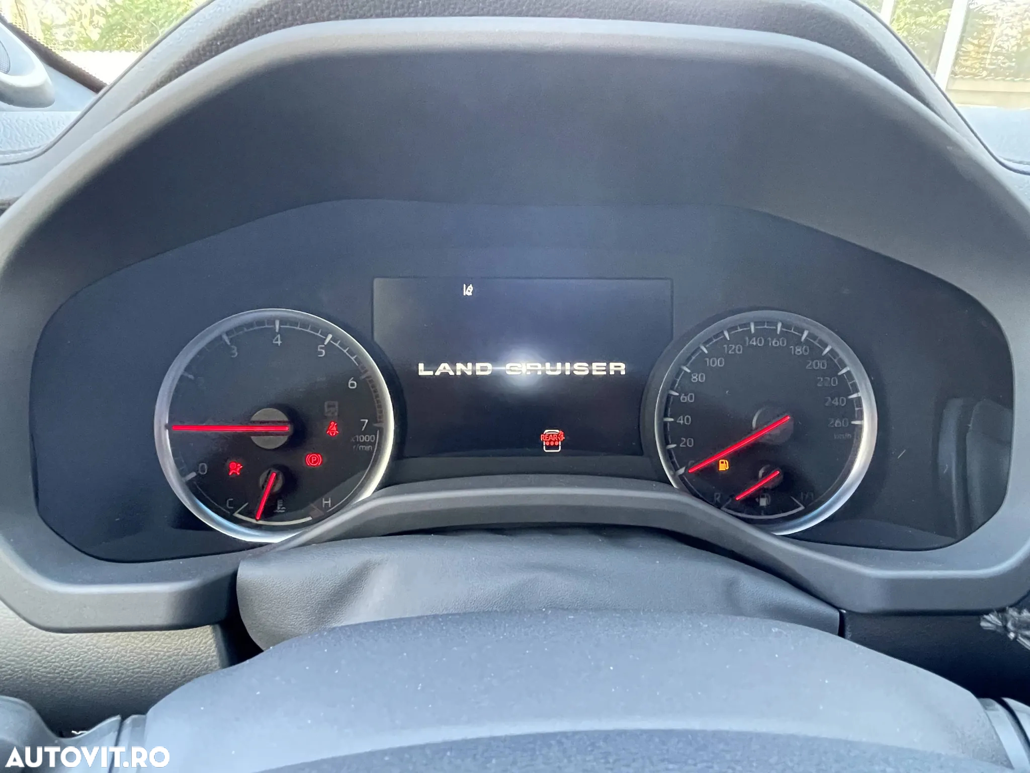 Toyota Land Cruiser 300 - 22