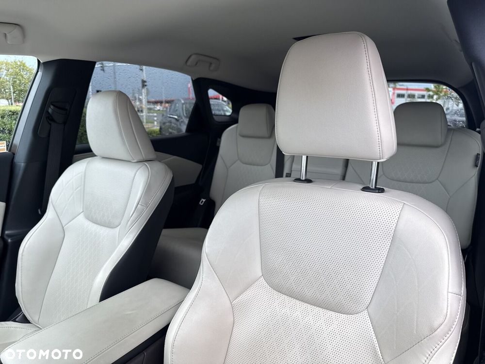 Lexus RX - 12
