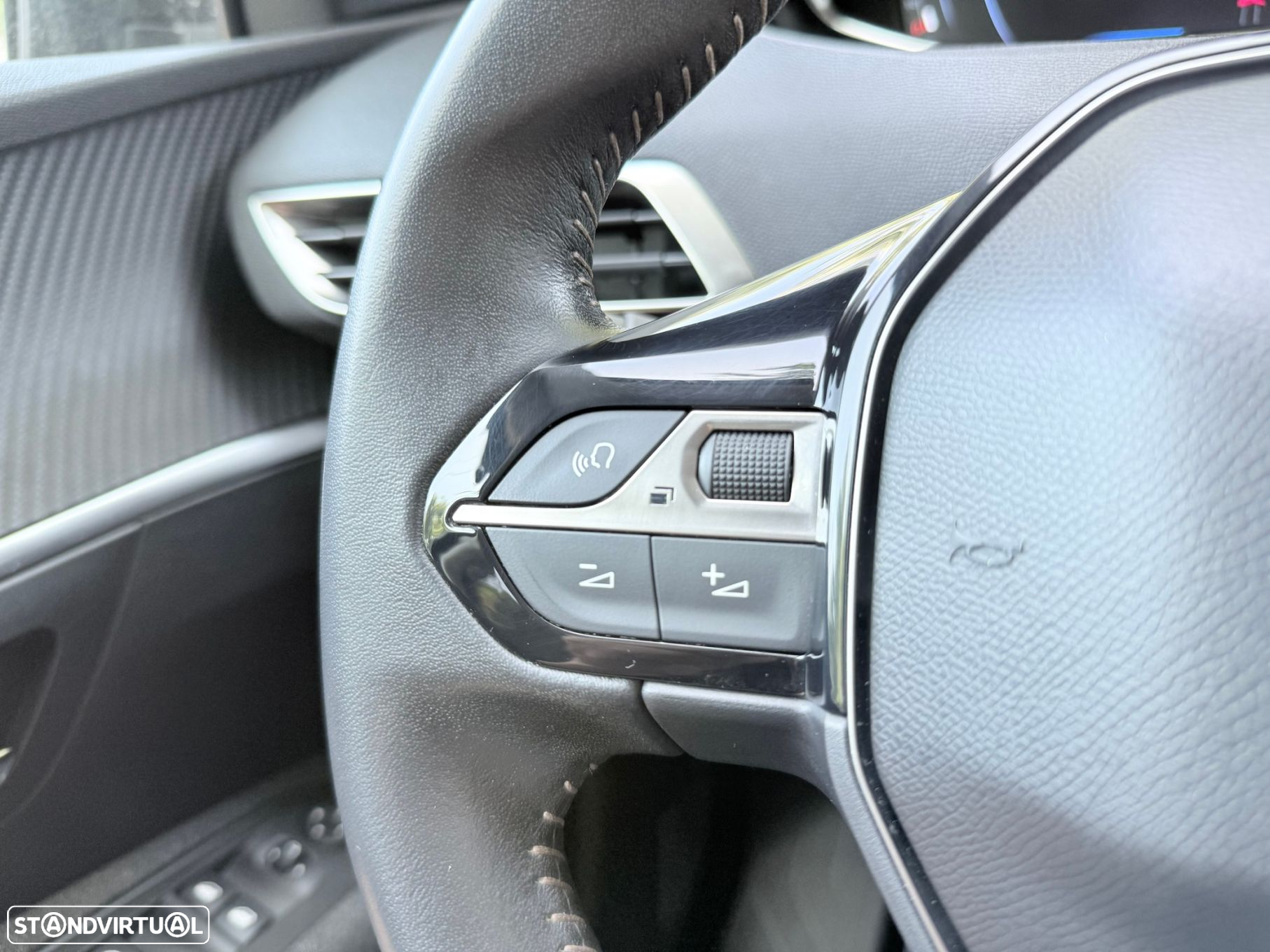 Peugeot 3008 1.5 BlueHDi Style - 11
