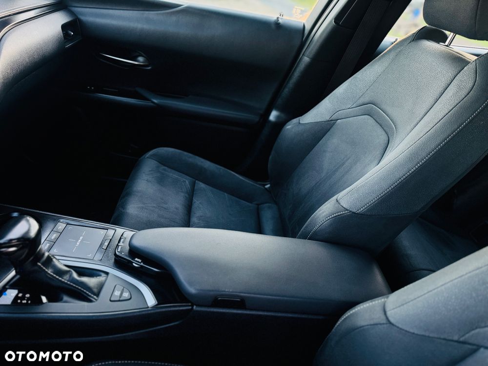 Lexus UX 200 GPF Business 2WD - 26