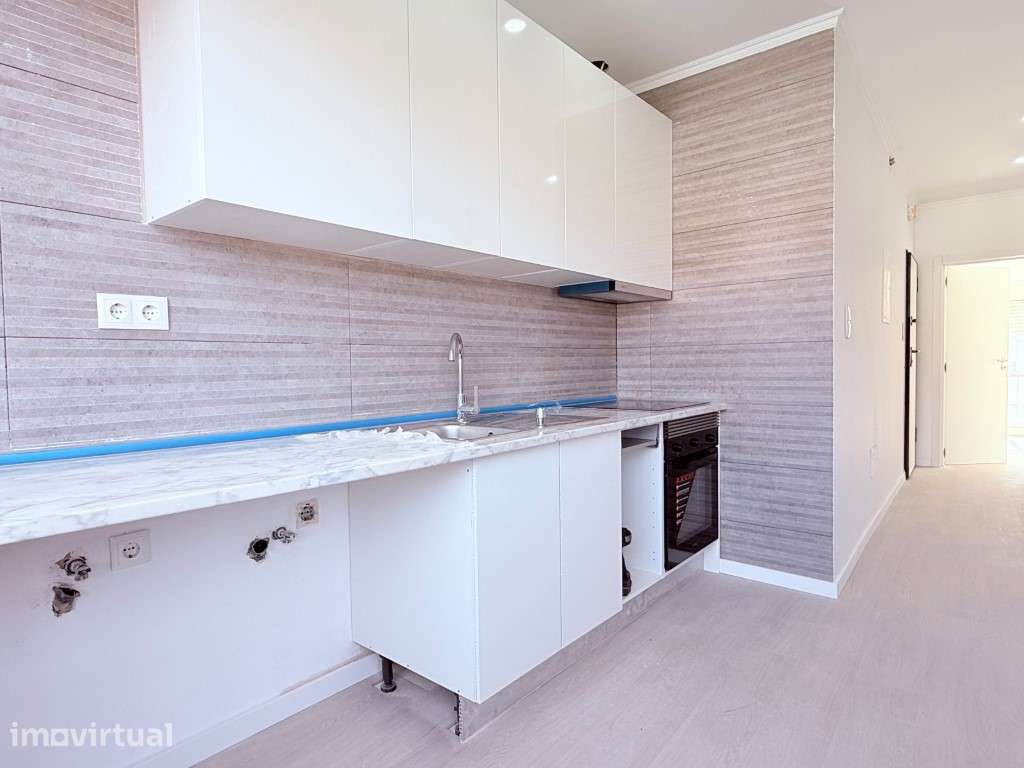Apartamento T1+1 Duplex Baixa da Banheira - Grande imagem: 3/24