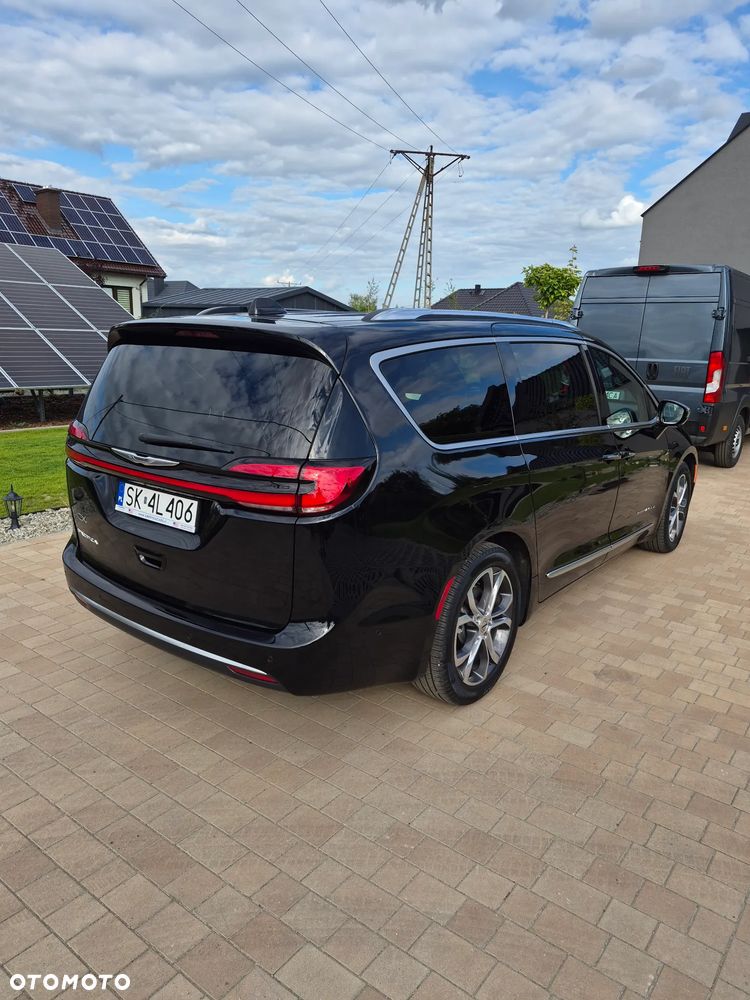 Chrysler Pacifica - 4