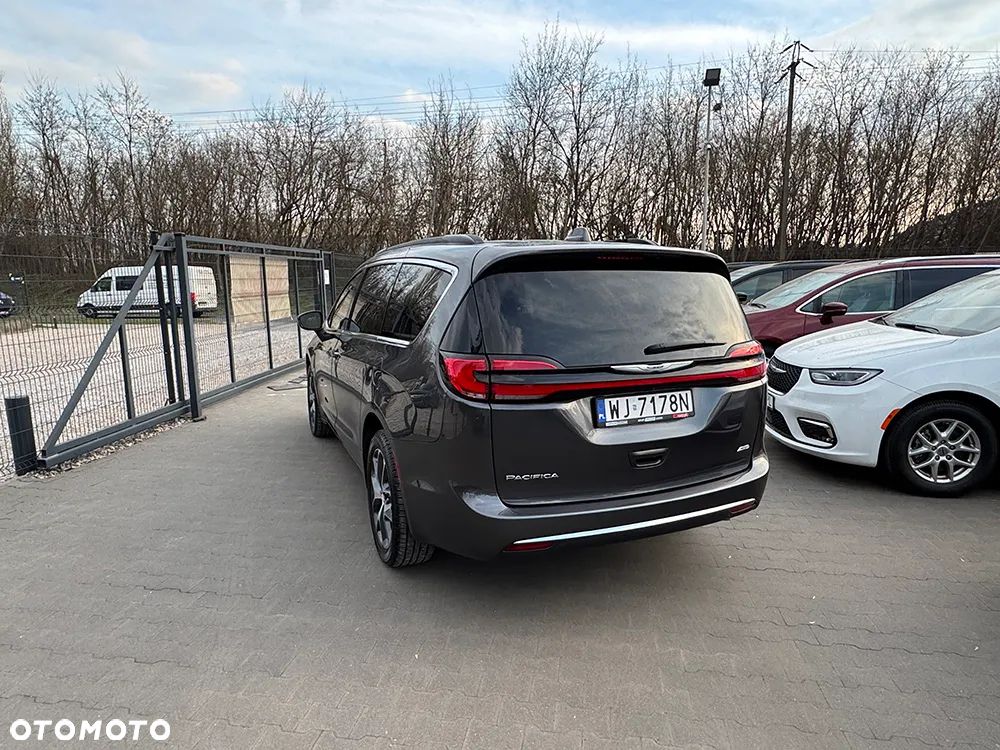 Chrysler Pacifica - 5