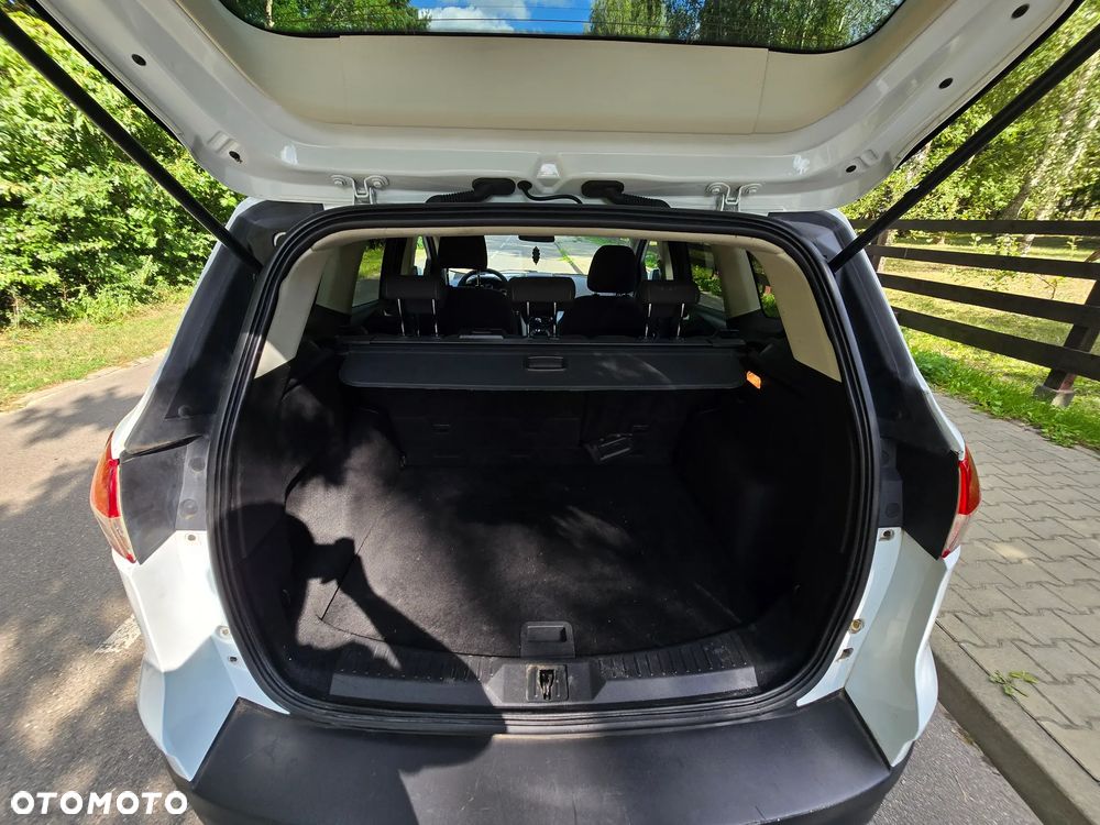 Ford Kuga 2.0 TDCi 2x4 Titanium - 26