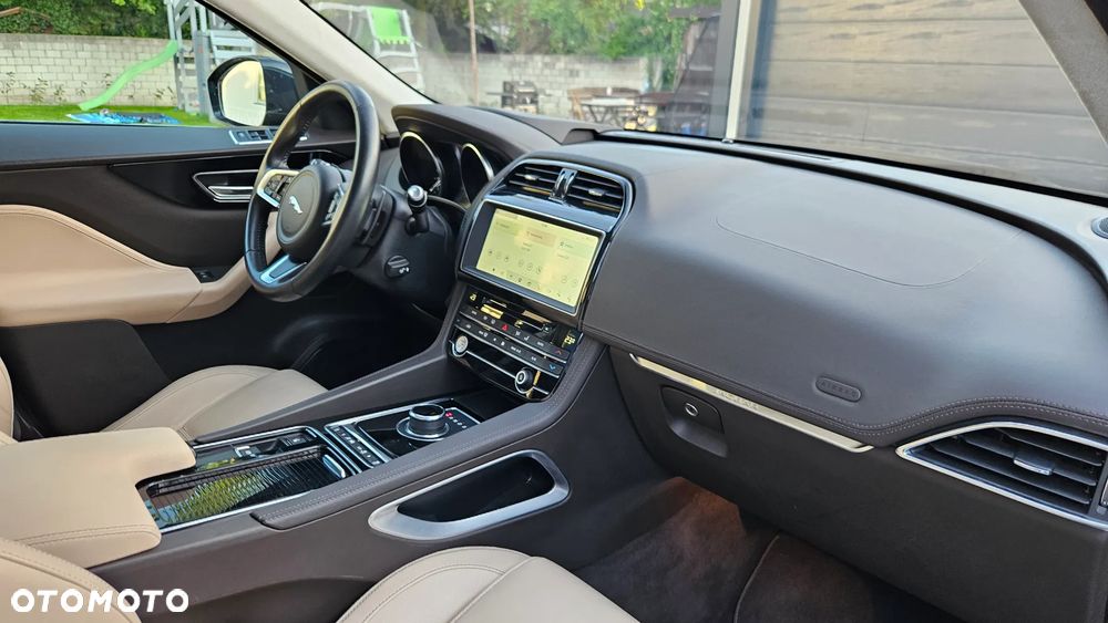 Jaguar F-Pace 2.0 i4D AWD Prestige - 8