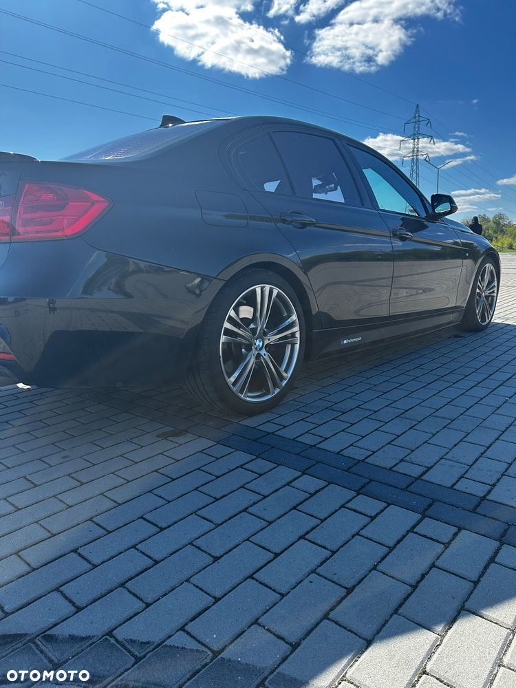BMW Seria 3 335i xDrive - 9