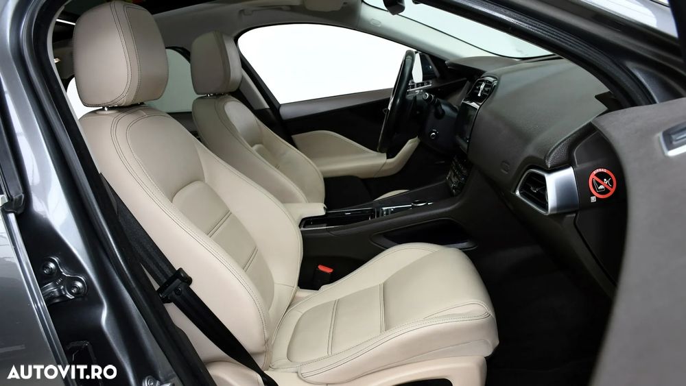 Jaguar F-Pace P250 AWD SE - 13