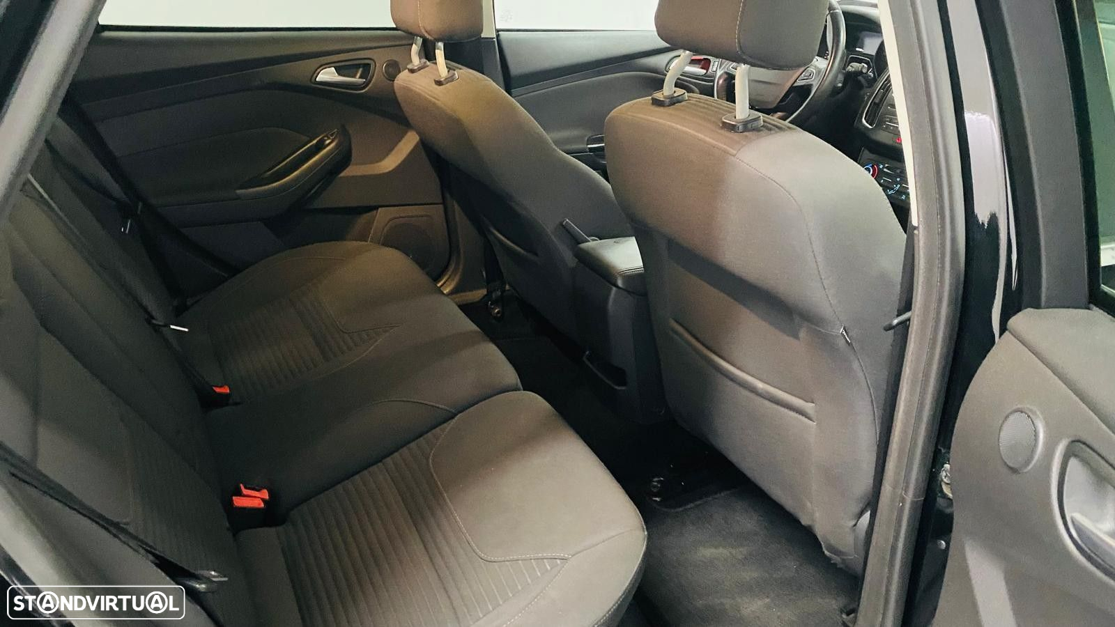 Ford Focus 1.0 EcoBoost Titanium - 10