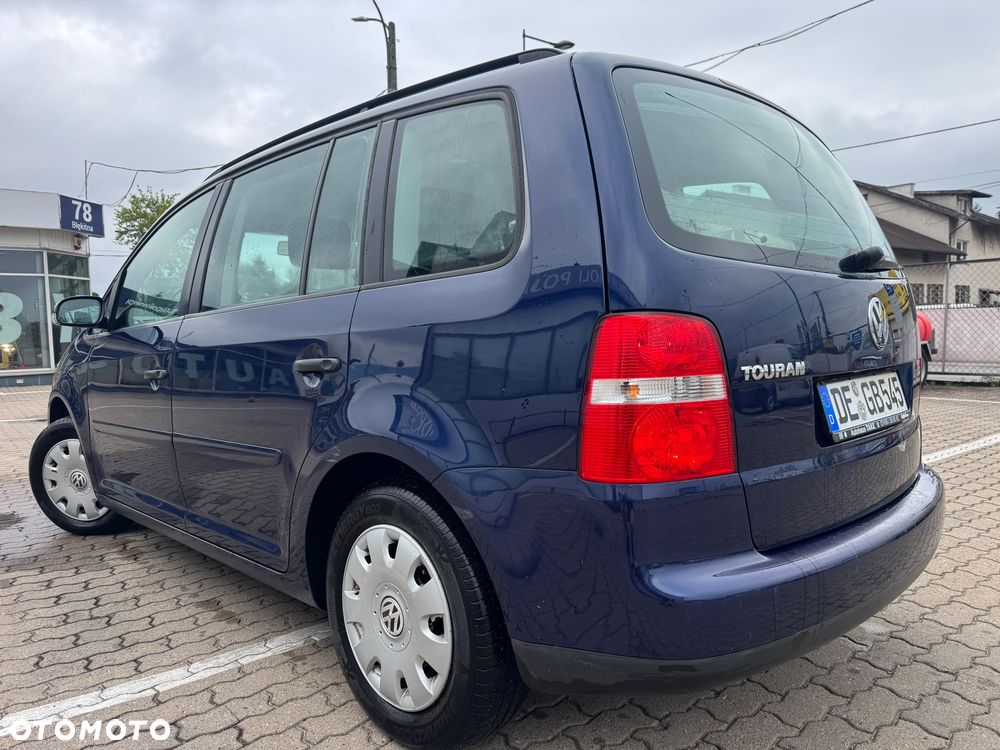 Volkswagen Touran - 5