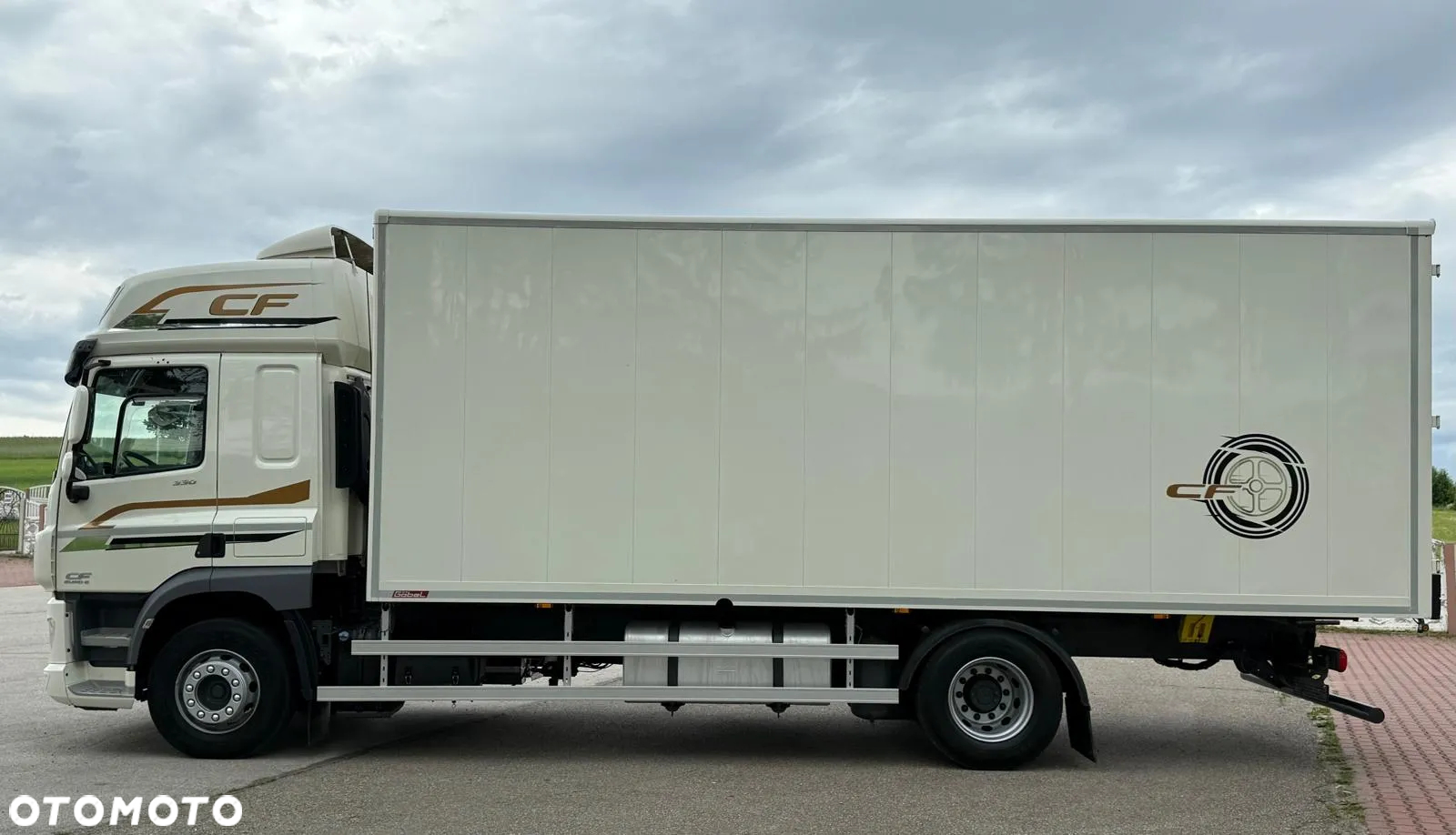 DAF CF 330/10.2017/KONTENER MEBLOWY/IZOTERMA/WINDA/18 PALET/E6/NISKI PRZEBIEG/Z NIEMIEC/JAK NOWY/DUŻY SILNIK  10 837cm3// - 10